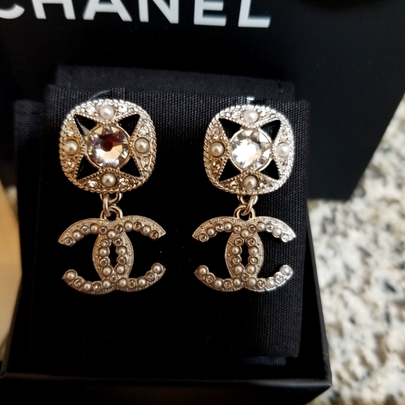 🆕 SOLD !!!! CHANEL Runway Spring /Summer 22 - Picture 6 of 12